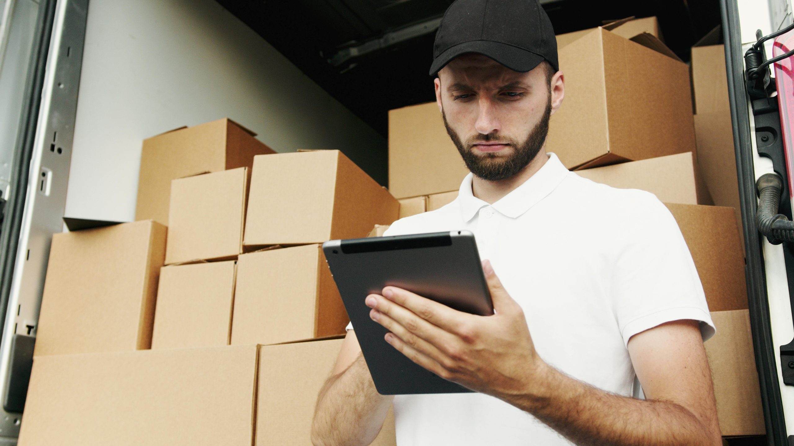 Best Delivery Tracking Software: Enhancing Efficiency in Logistics and Courier Services