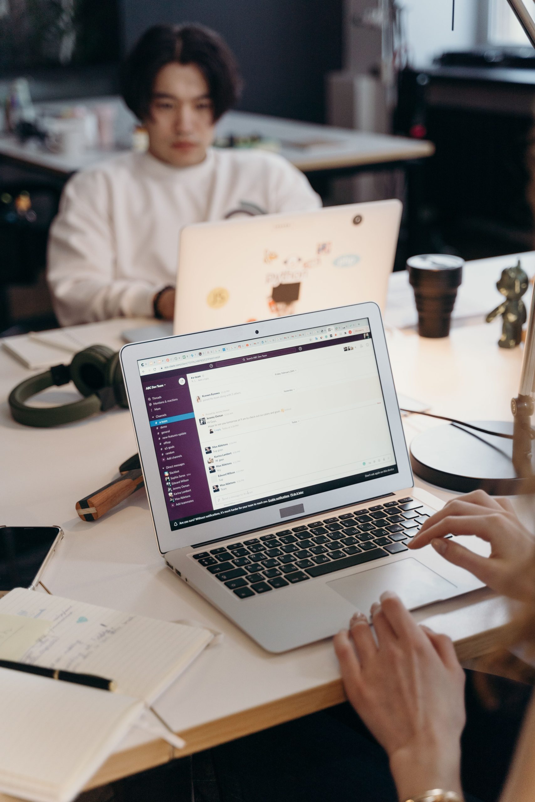 Unlocking Efficiency: Key Contact Management Software Features for Modern Businesses
