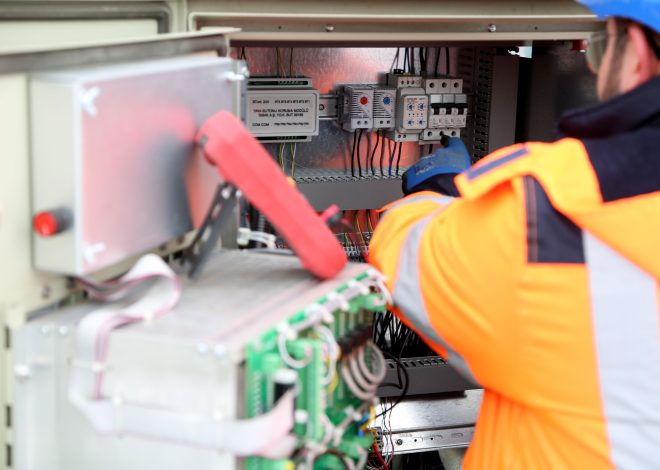 10 Software for Electricians Features That Simplify Electrical Contracting