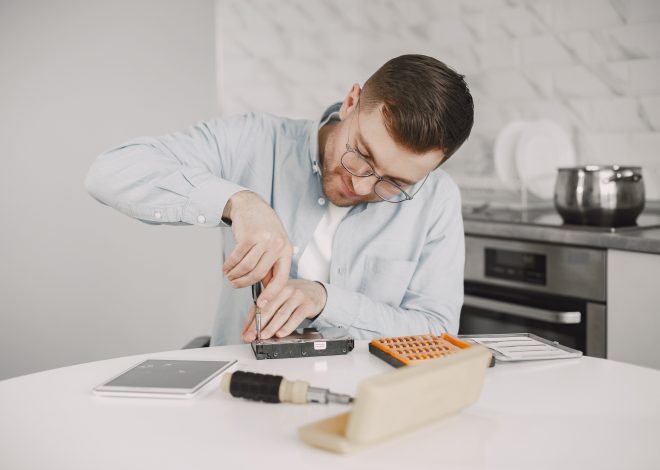 9 Appliance Repair Software Features That Keep Service Jobs on Track