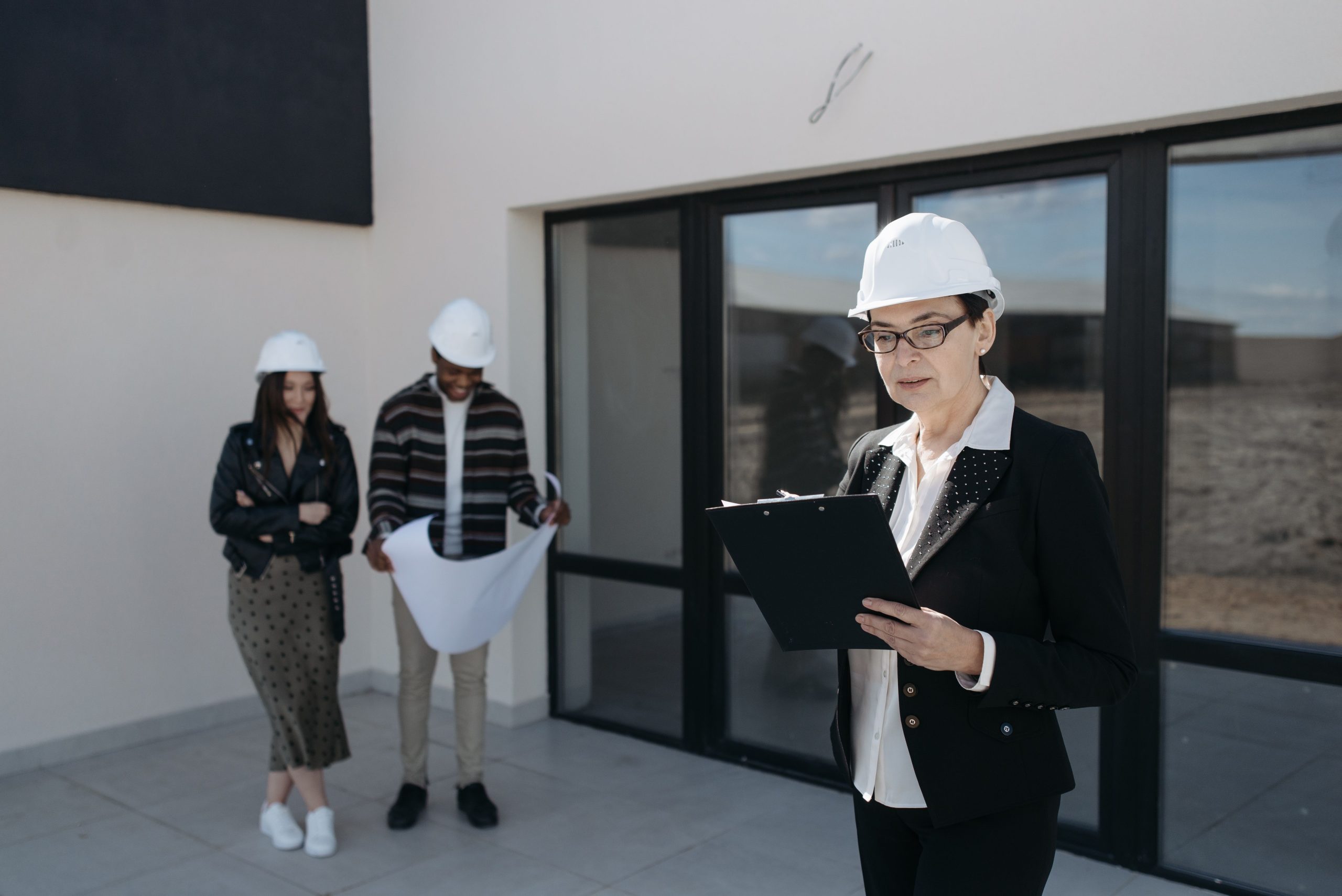 Commercial Construction Project Management Software: 11 Features That Keep Projects on Track