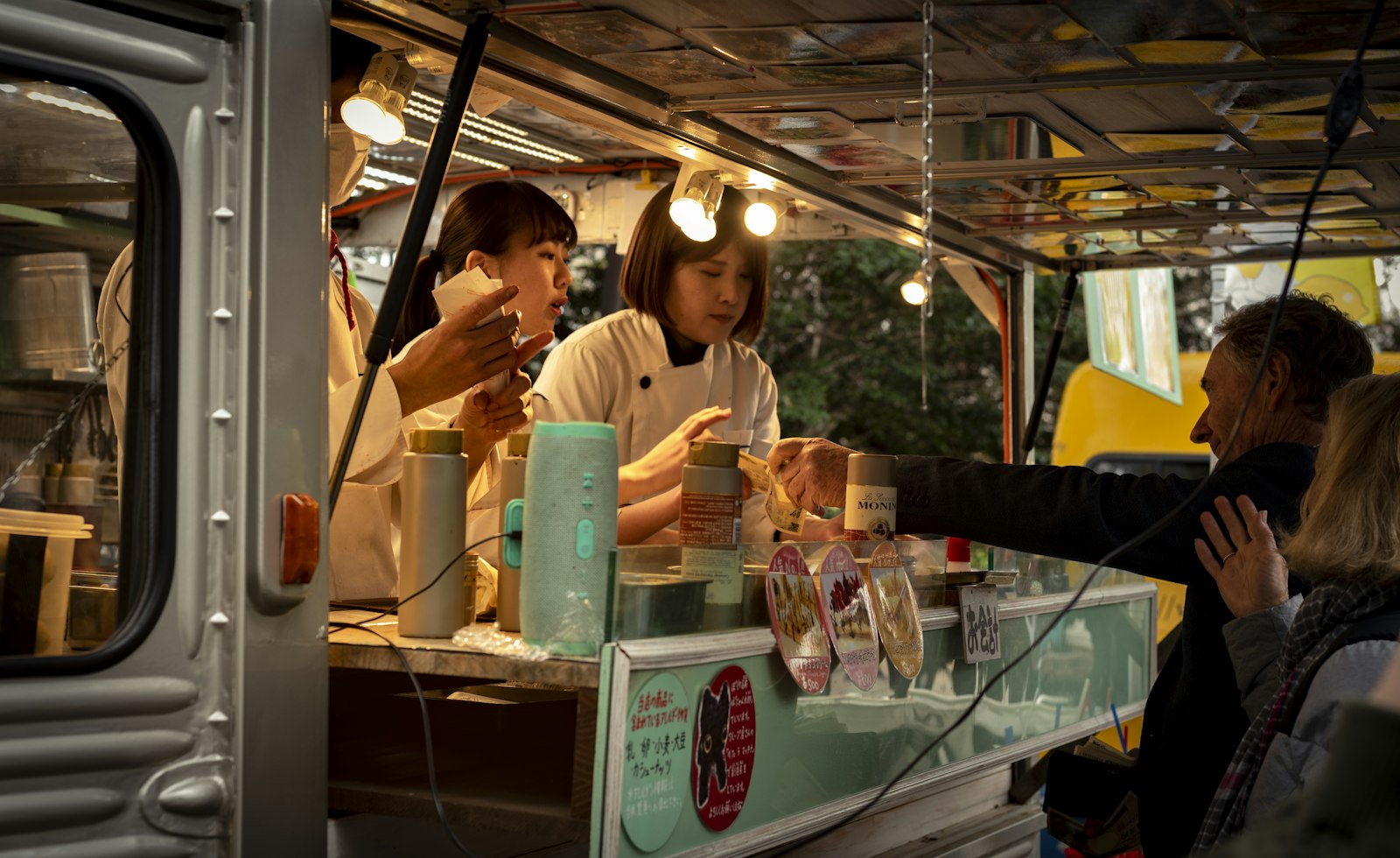 Food Truck Point of Sale Systems: 10 Features for Faster Service