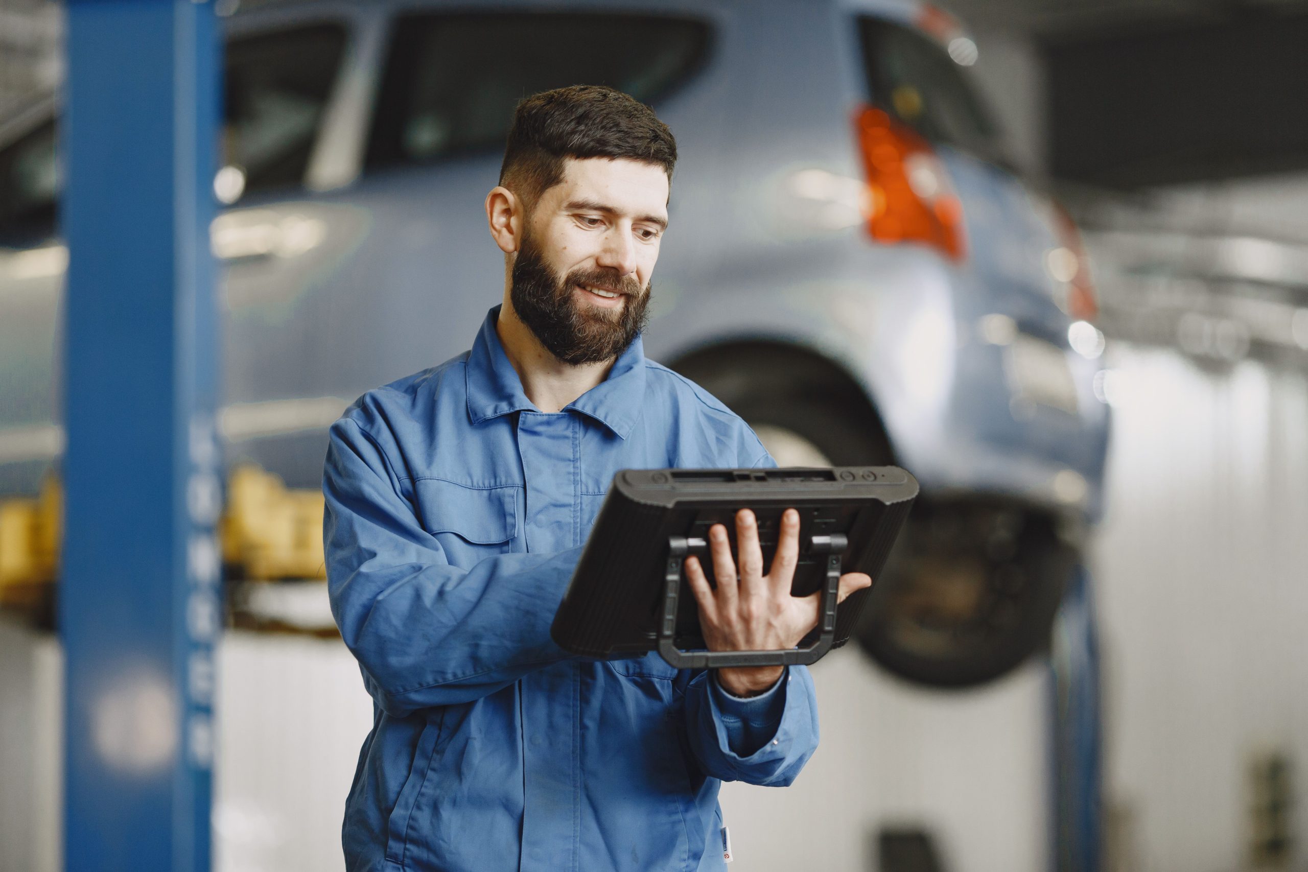 Vehicle Fleet Software: 9 Essential Features for Smarter Fleet Operations
