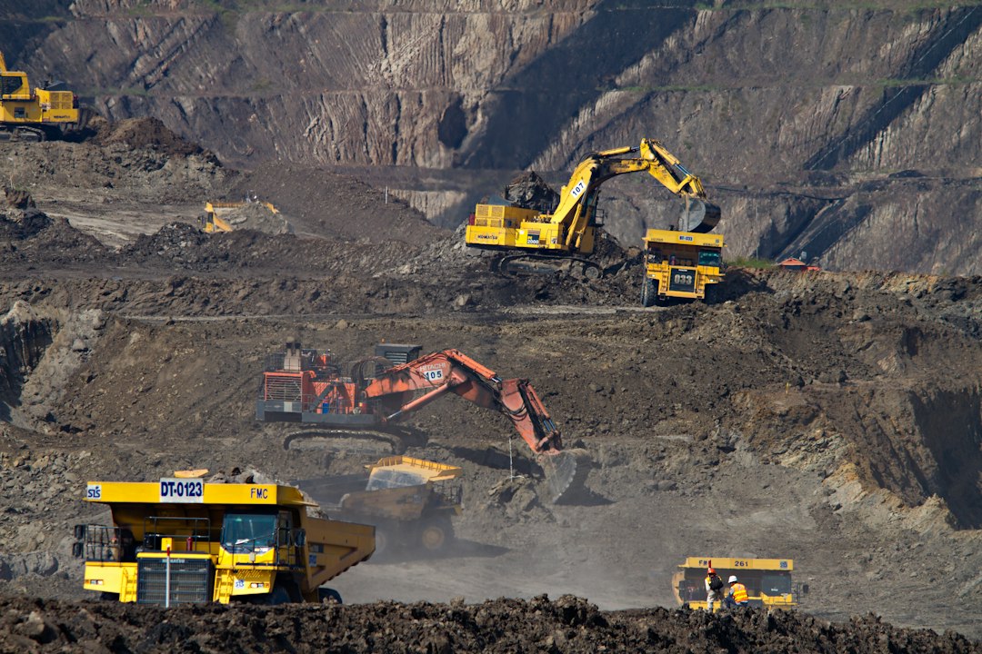 Mining Software: Connect Geological Models, Mine Plans, and Actual Work