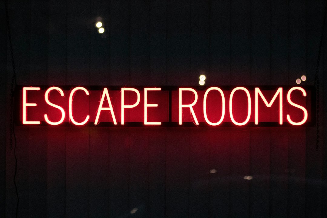 Escape Room Software: 10 Booking Tests for Rooms, Teams, and Reset Time