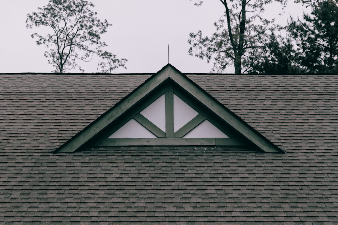 Roofing Squares Calculator: Area, Slope, Bundles, and Order Checks