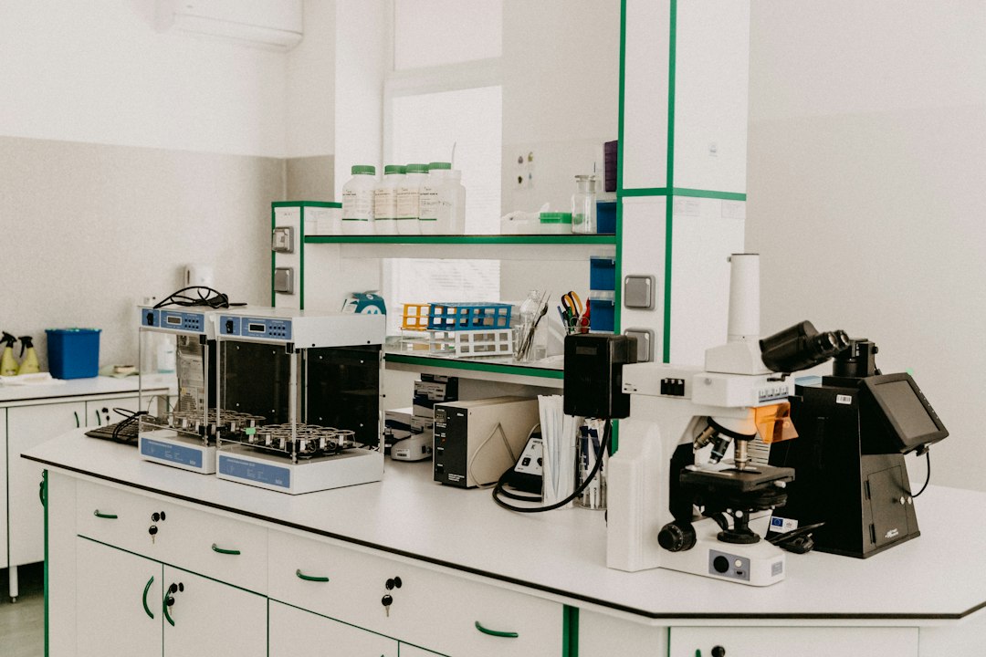 Laboratory Information Management: 10 LIMS Features, Compliance Needs, and Selection Tips
