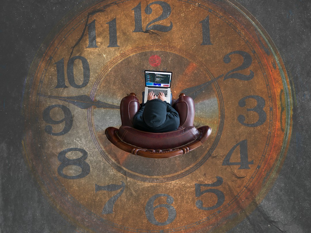 Real-Time Tracking Software Development: Design for Freshness, Gaps, and Reliable Events