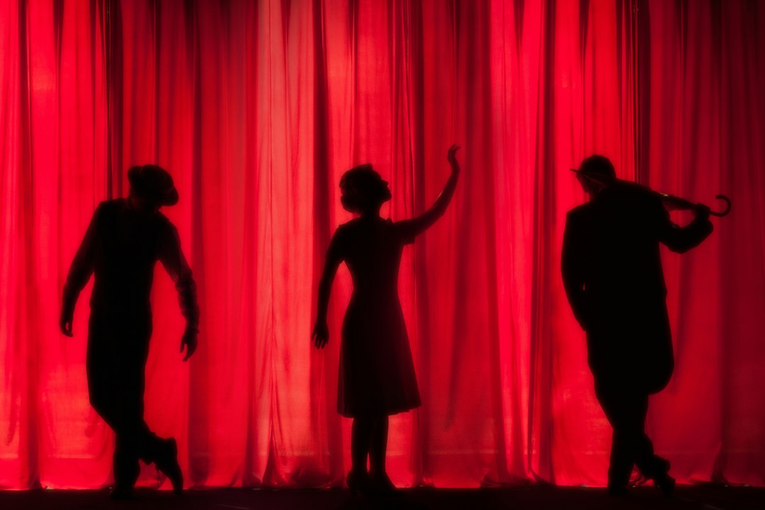 Theater Production Software: 10 Checks for Calls, Crews, and Resources