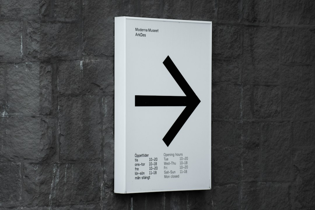 Digital Signage Software: 9 Controls for Reliable Screens and Content