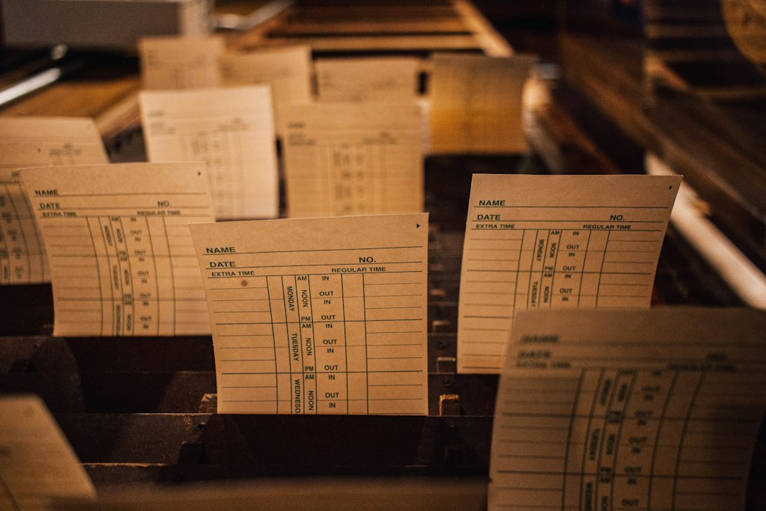 Employee Attendance System: 10 Features, 5 Clock-In Methods, and How to Choose